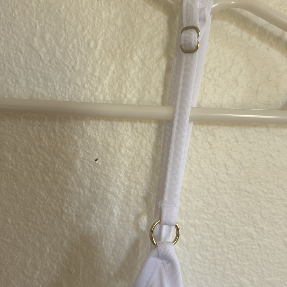 White romper - Picture 4 of 4